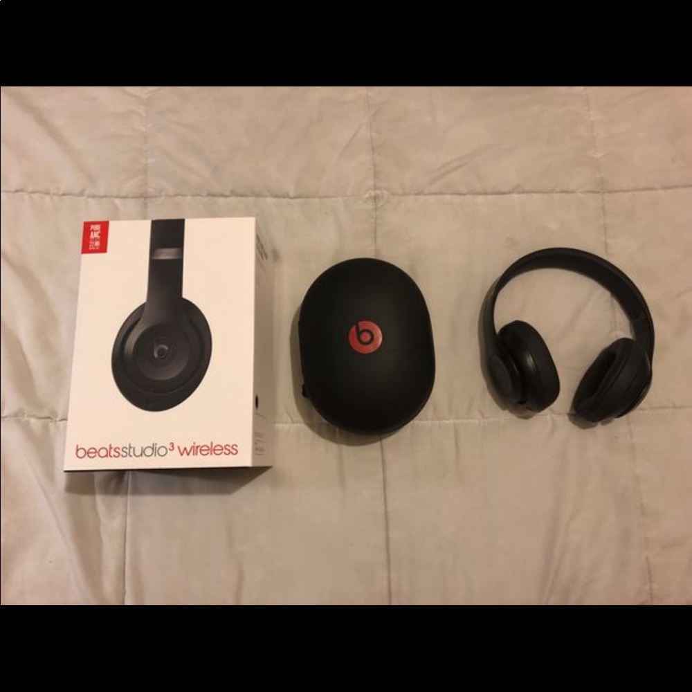 Beats by Dre Studio3 (wireless)